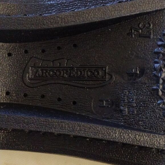 Arcopedico slide on sandals. - Picture 6 of 6